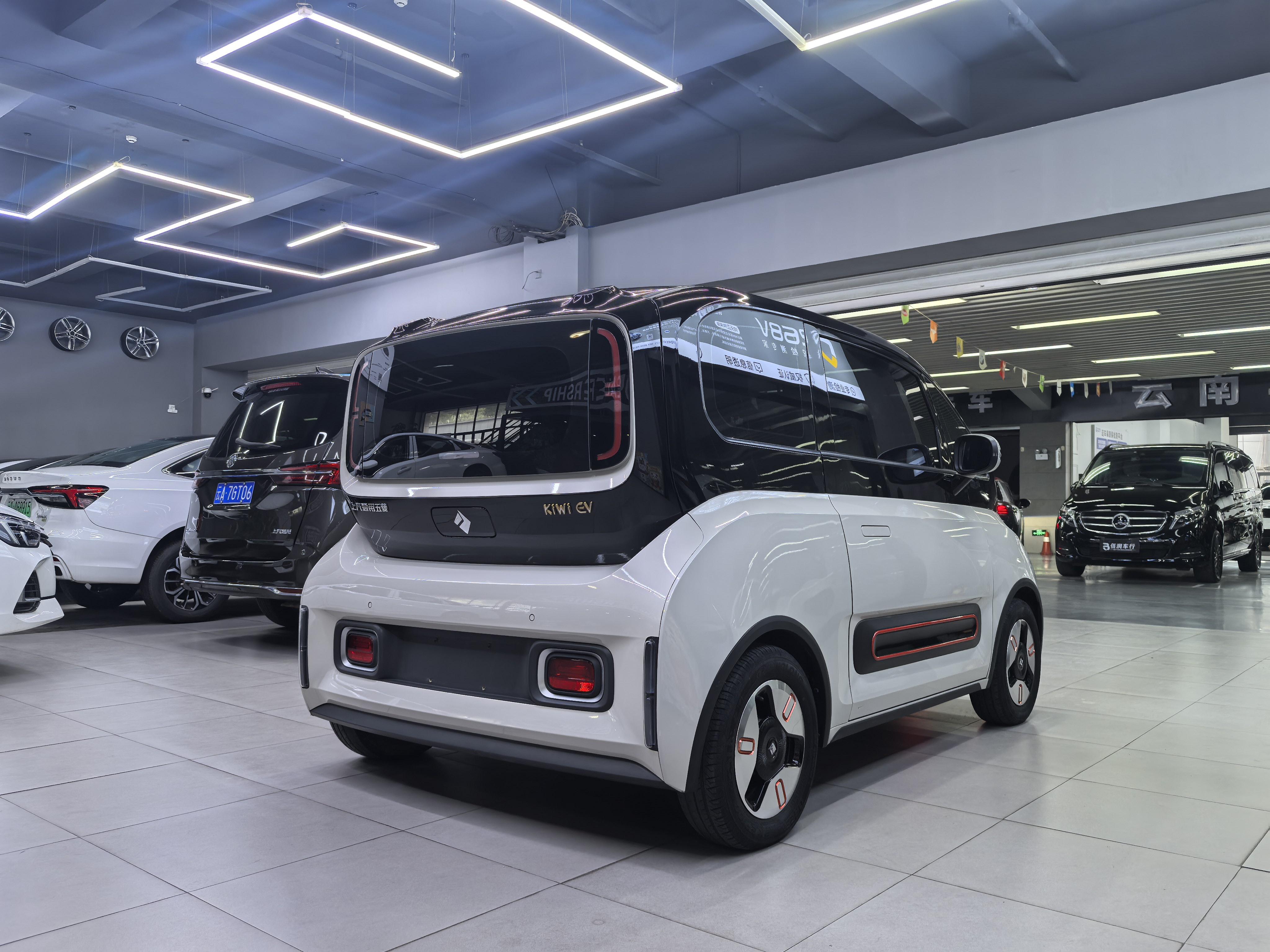 Baojun Kiwi EV 2021 thumb 5