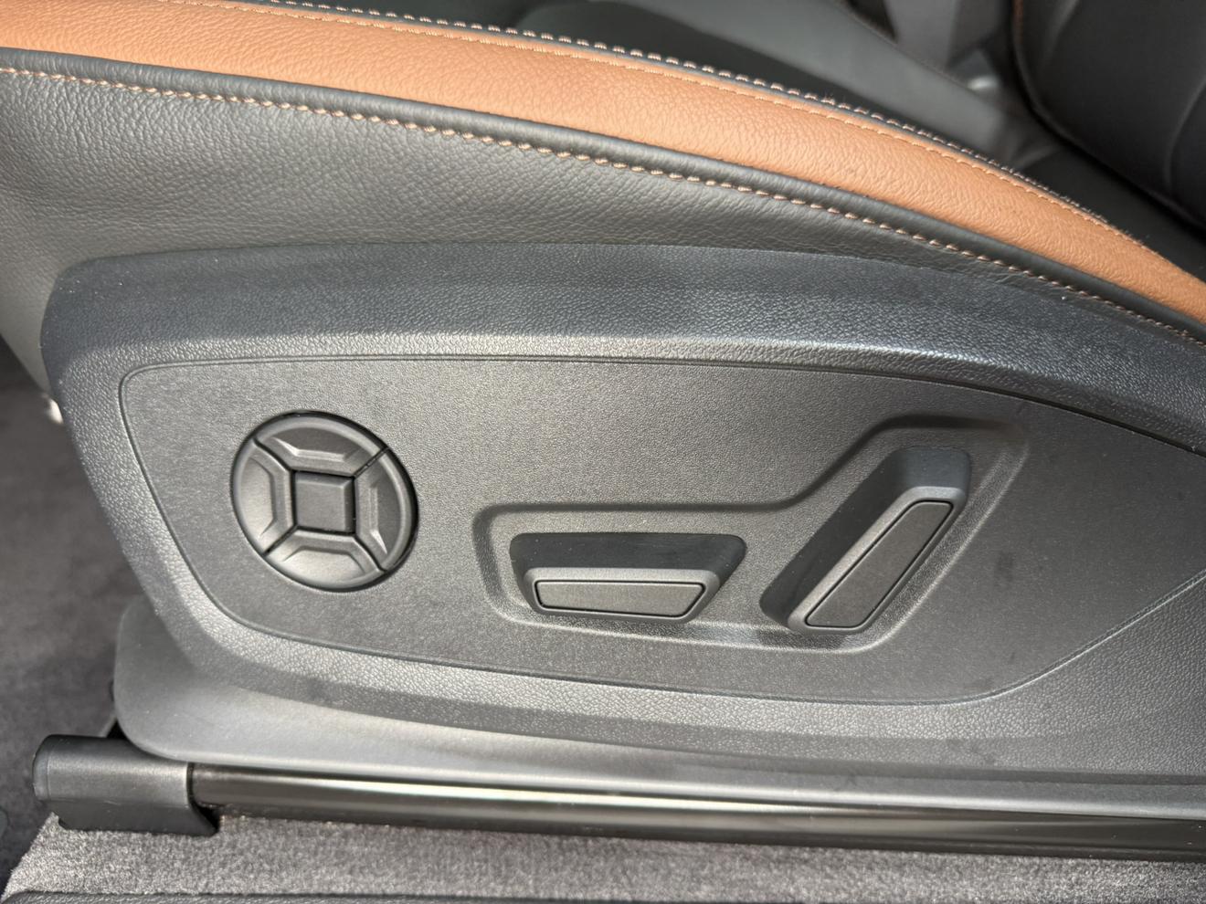 Audi Q3 2020 thumb 10
