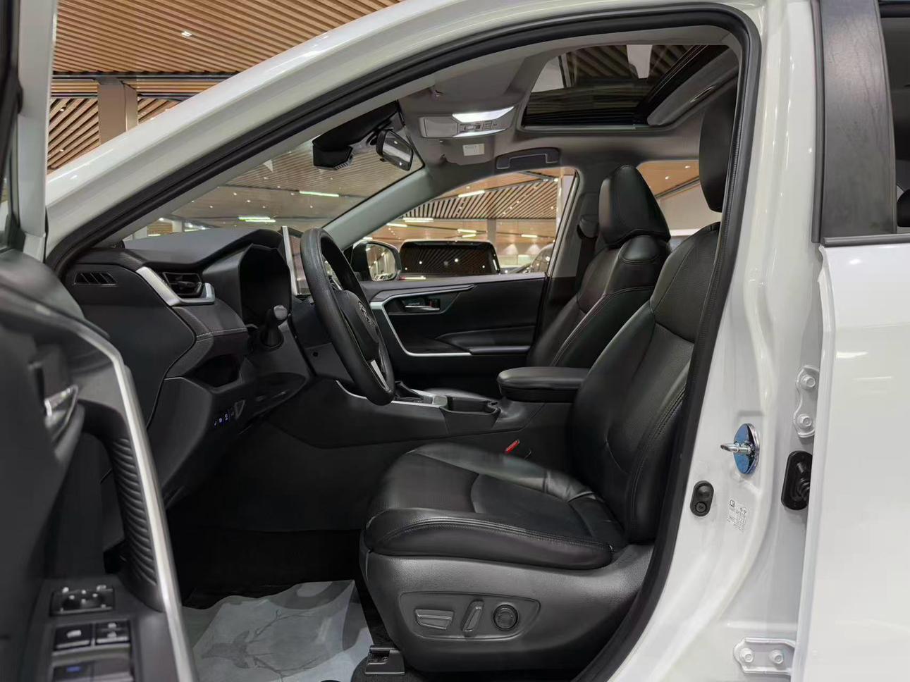 Toyota RAV4 2021 thumb 5