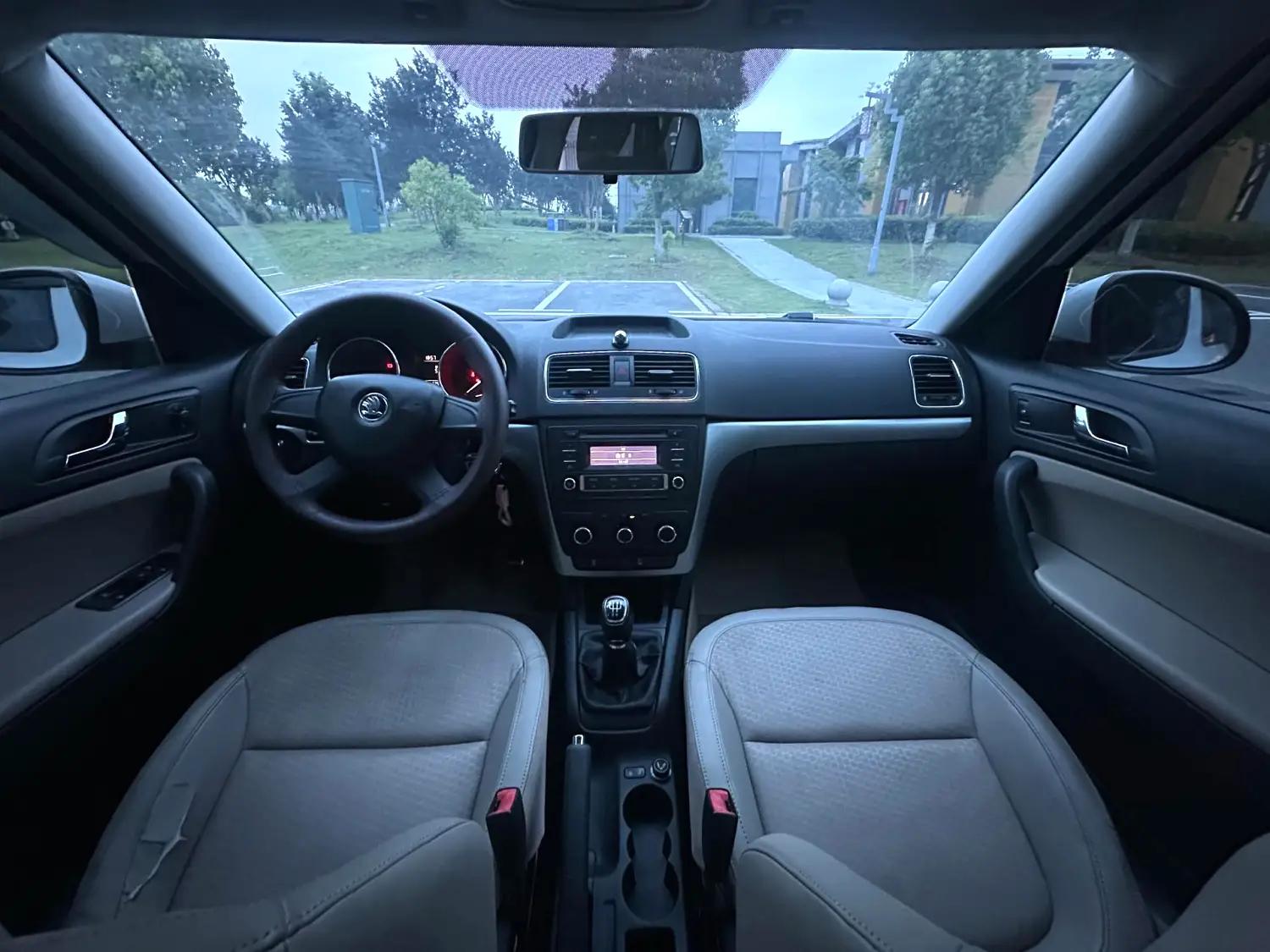 Skoda Yeti 2014 thumb 4