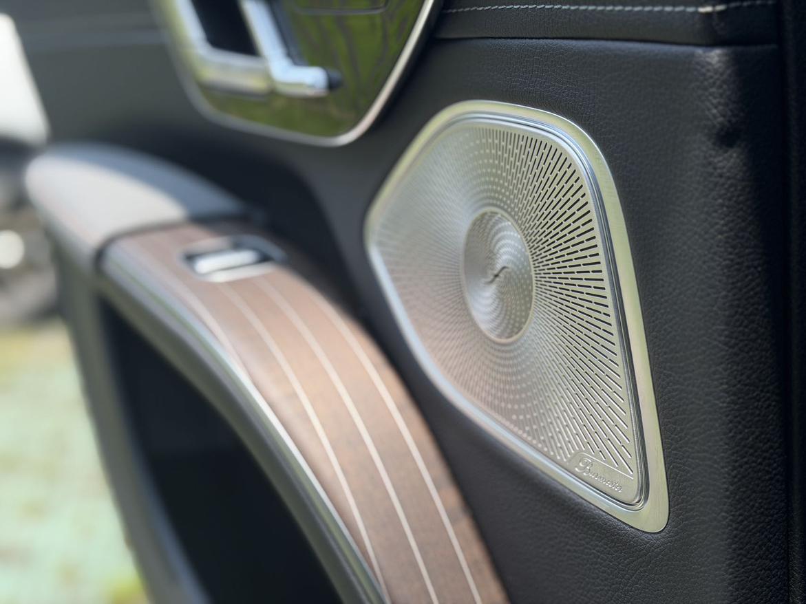 Mercedes-Benz EQS SUV 2025 thumb 11