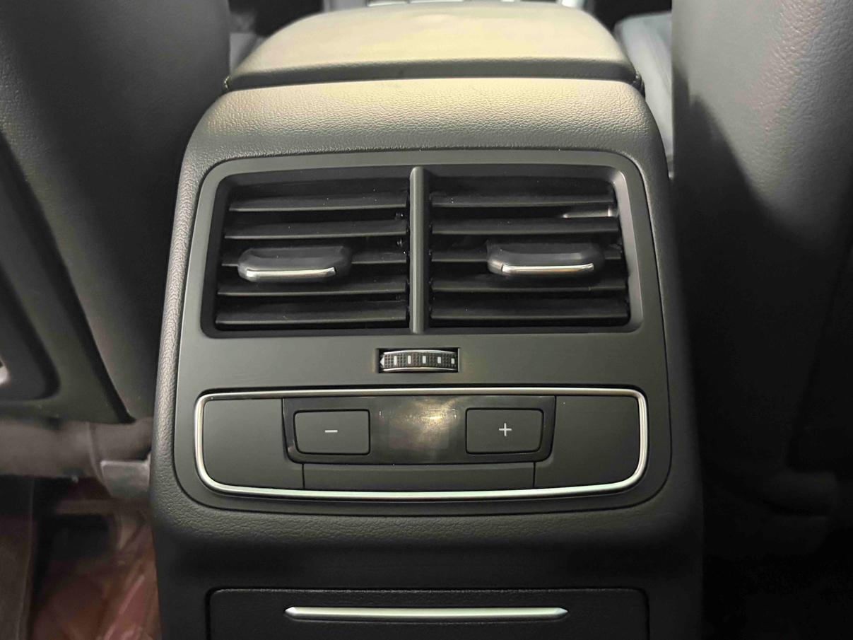 Audi A4 2018 thumb 9