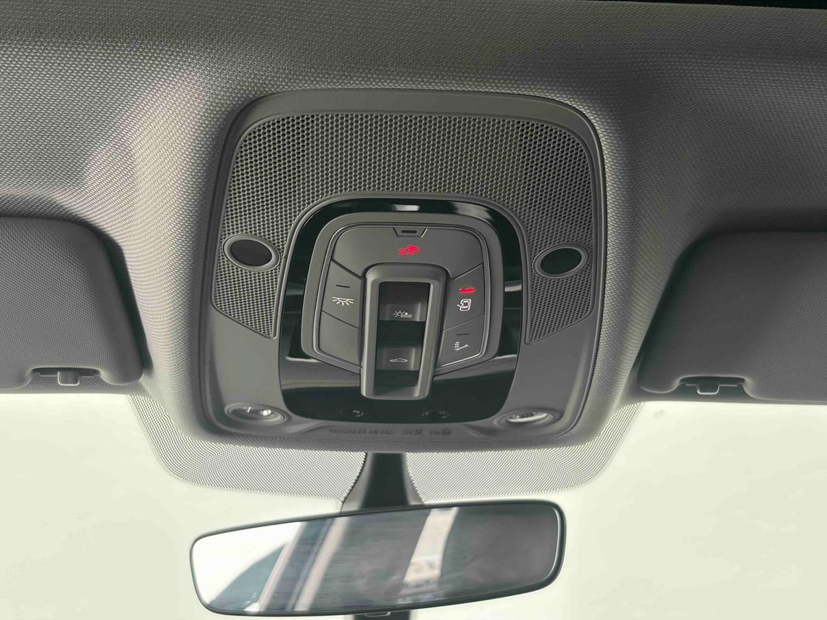 Audi A4 2018 thumb 11