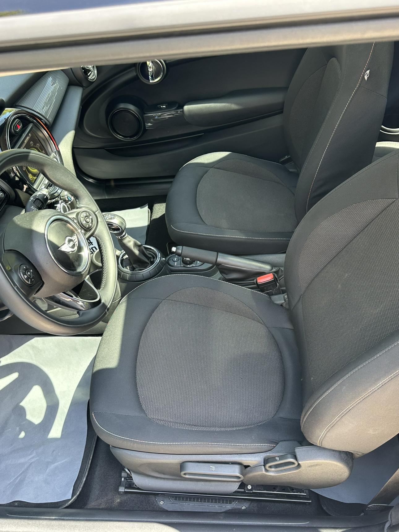 Mini Hatch 2014 thumb 8