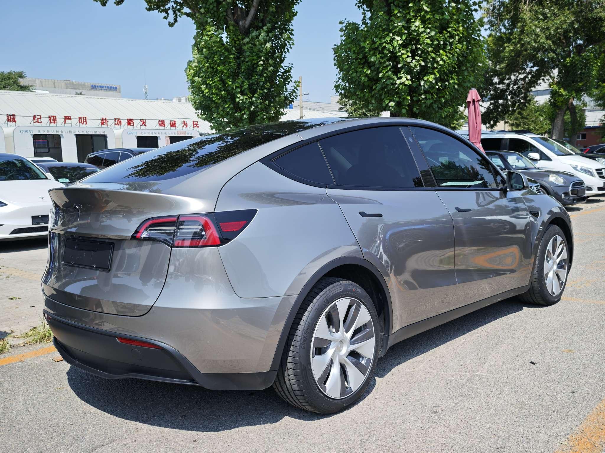 Tesla Model Y 2022 thumb 4