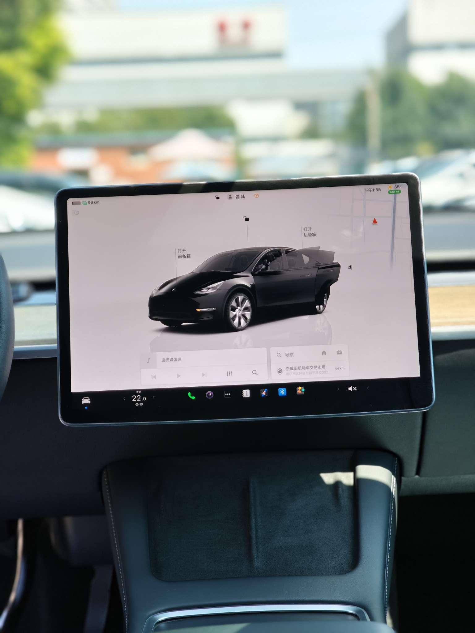 Tesla Model Y 2022 thumb 6
