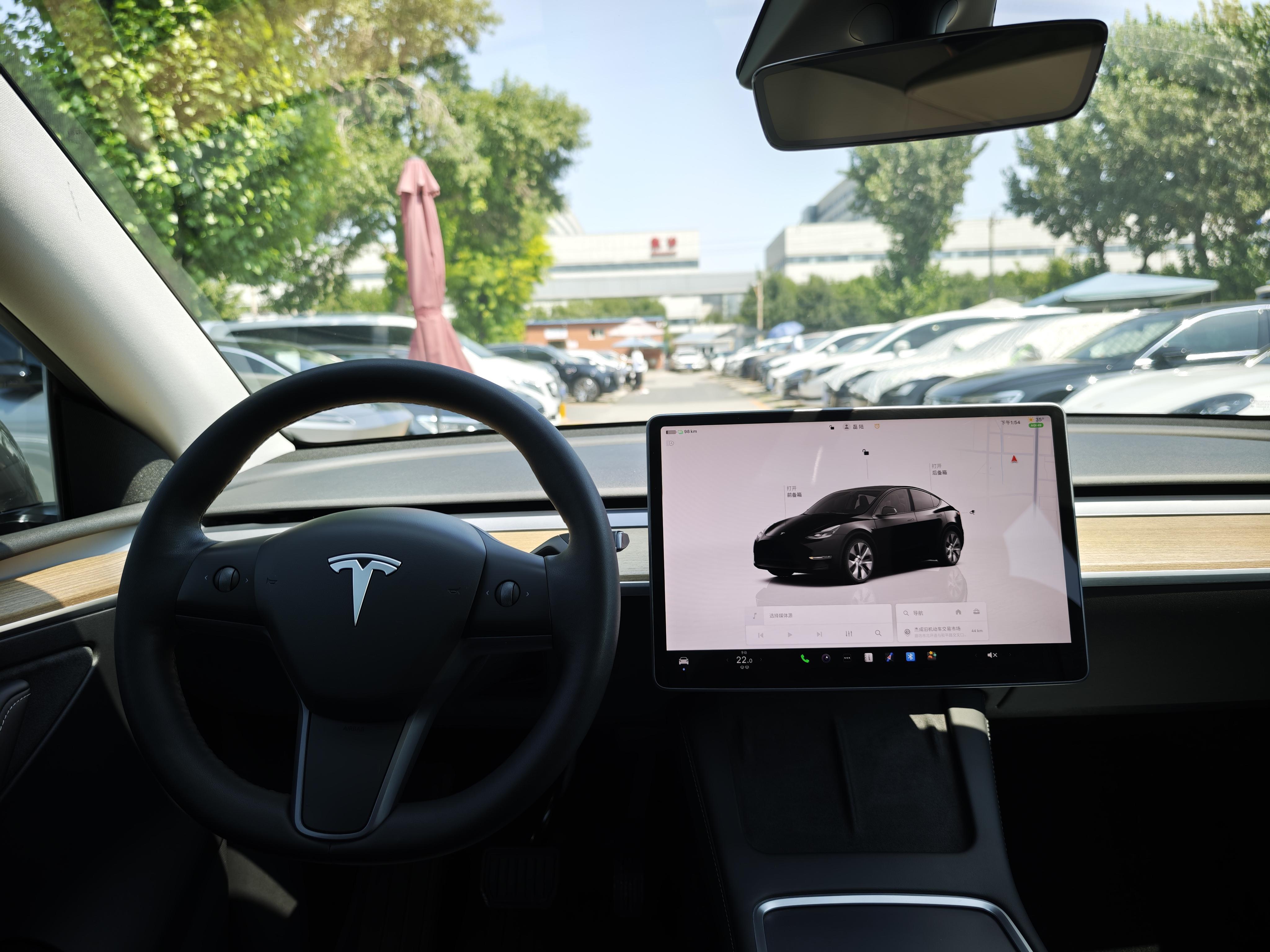 Tesla Model Y 2022 thumb 8