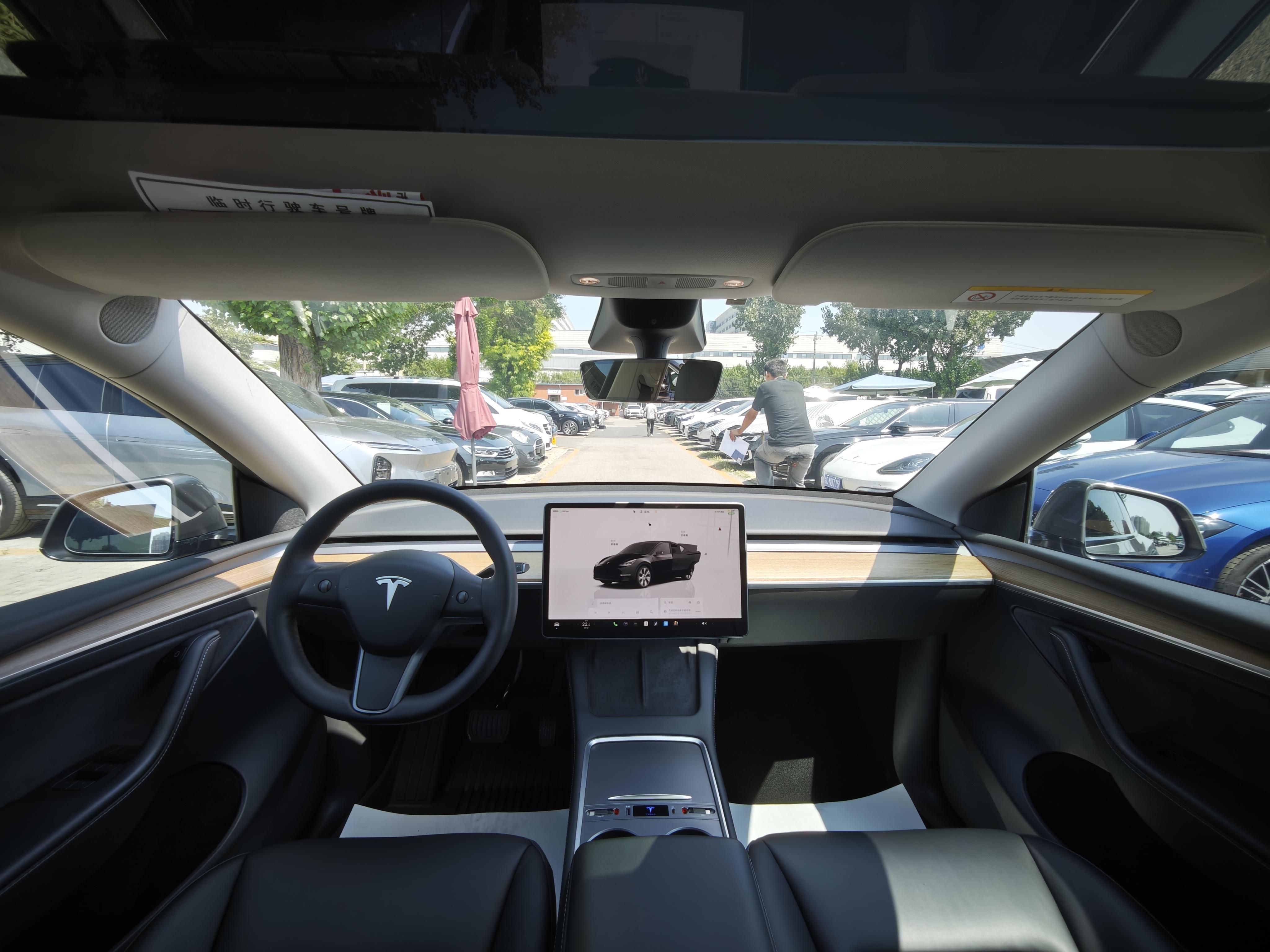Tesla Model Y 2022 thumb 9