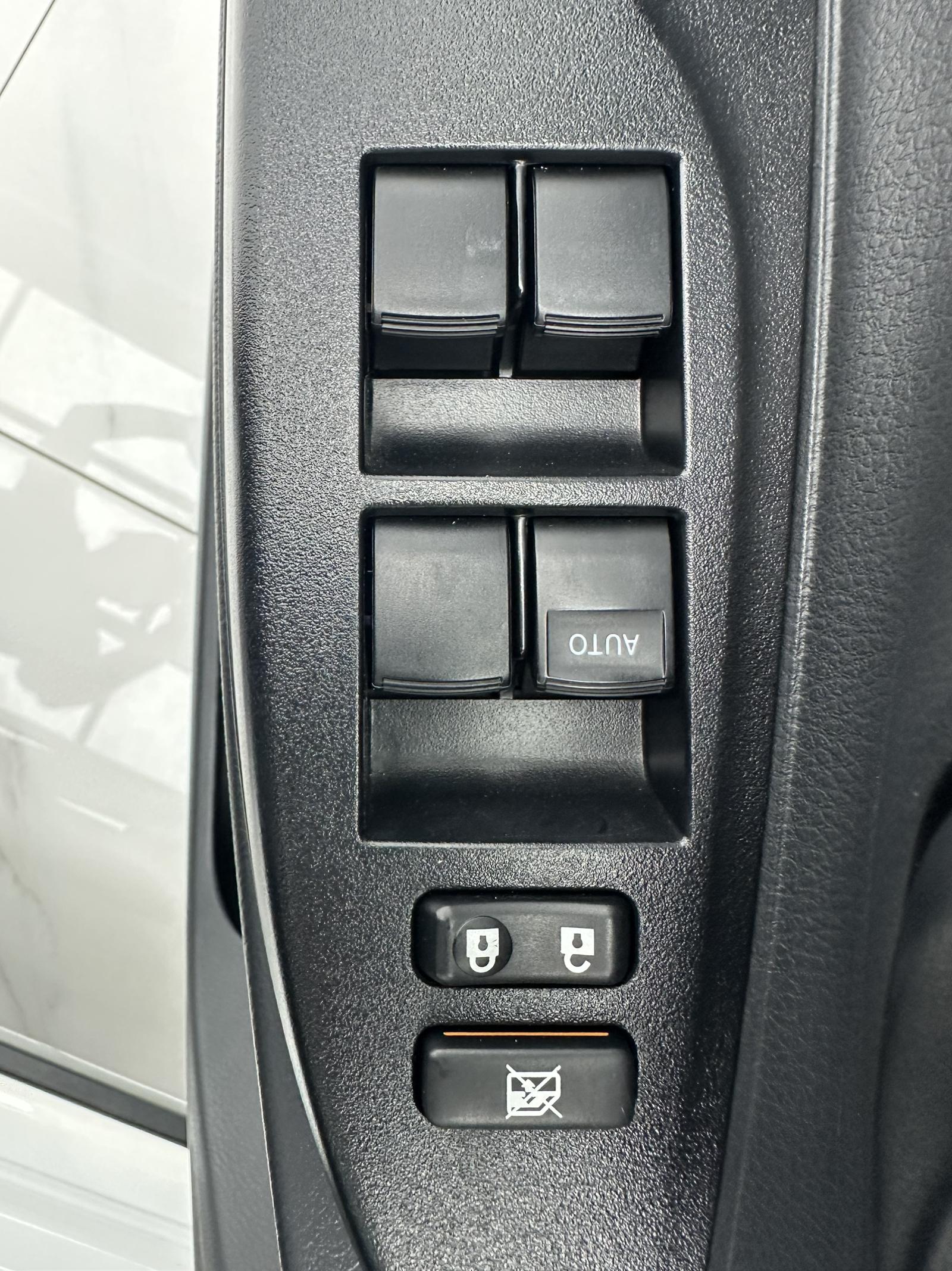 Toyota Yaris 2022 thumb 12
