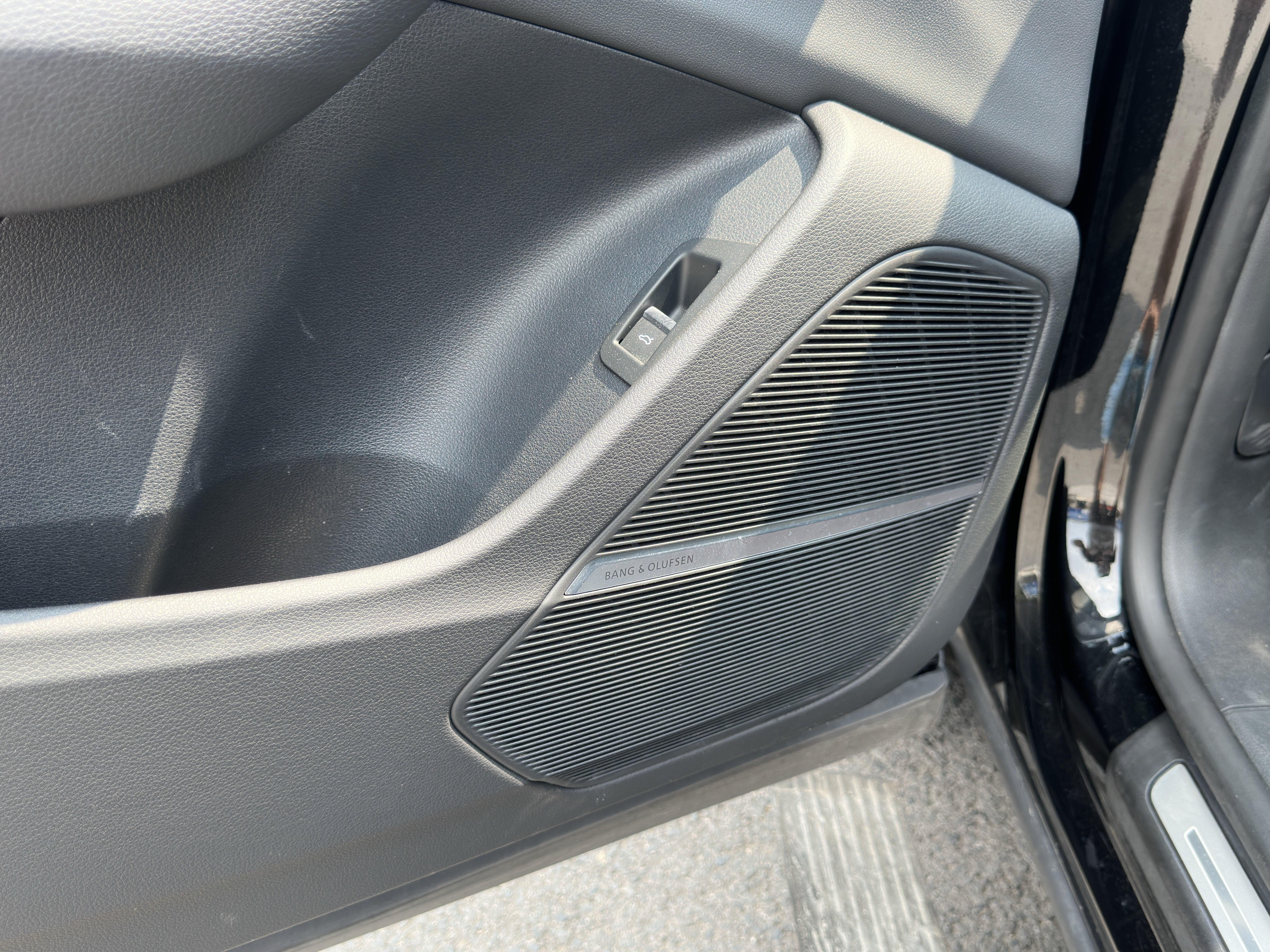 Audi Q8 2021 thumb 4