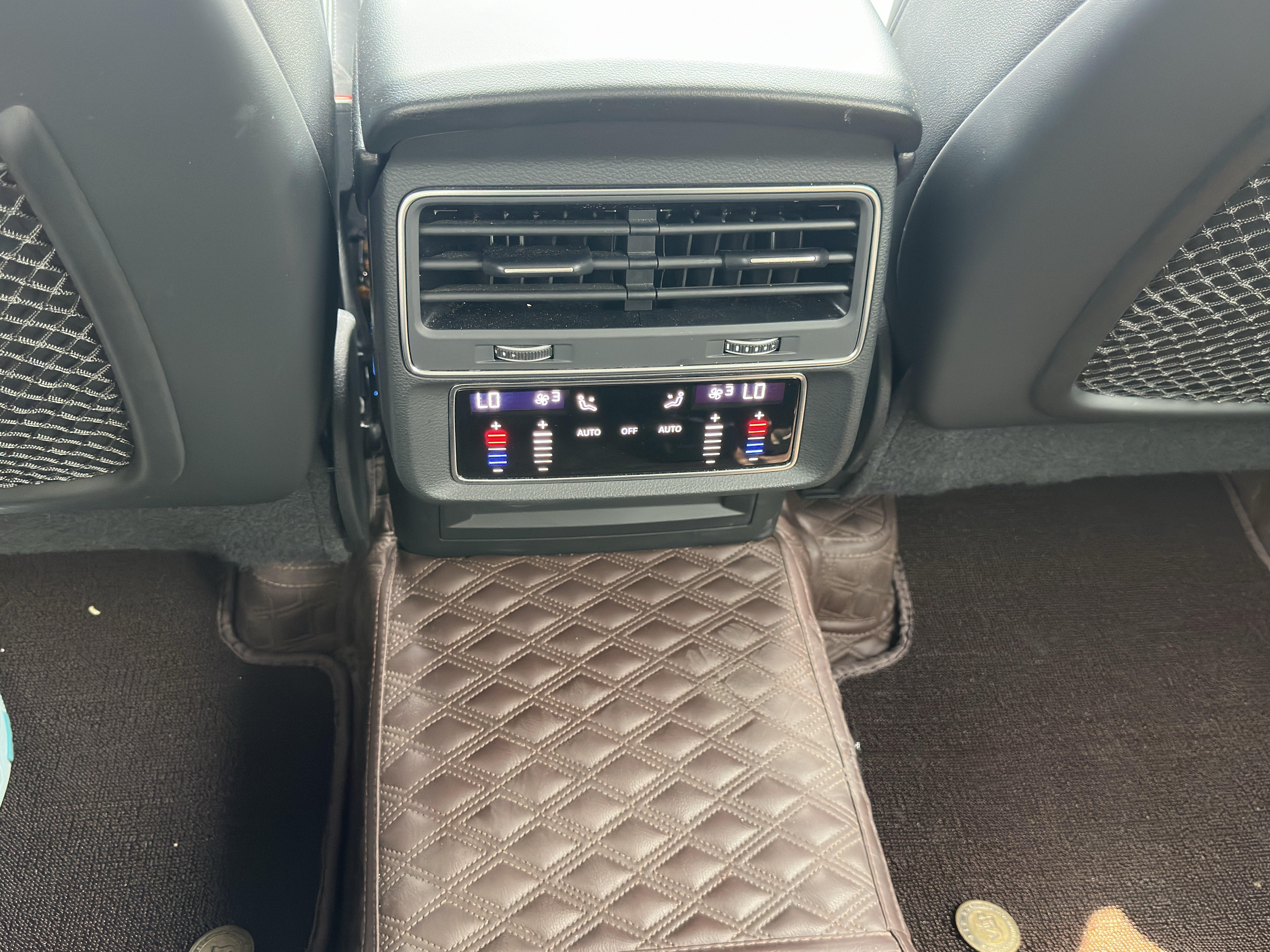 Audi Q8 2021 thumb 5