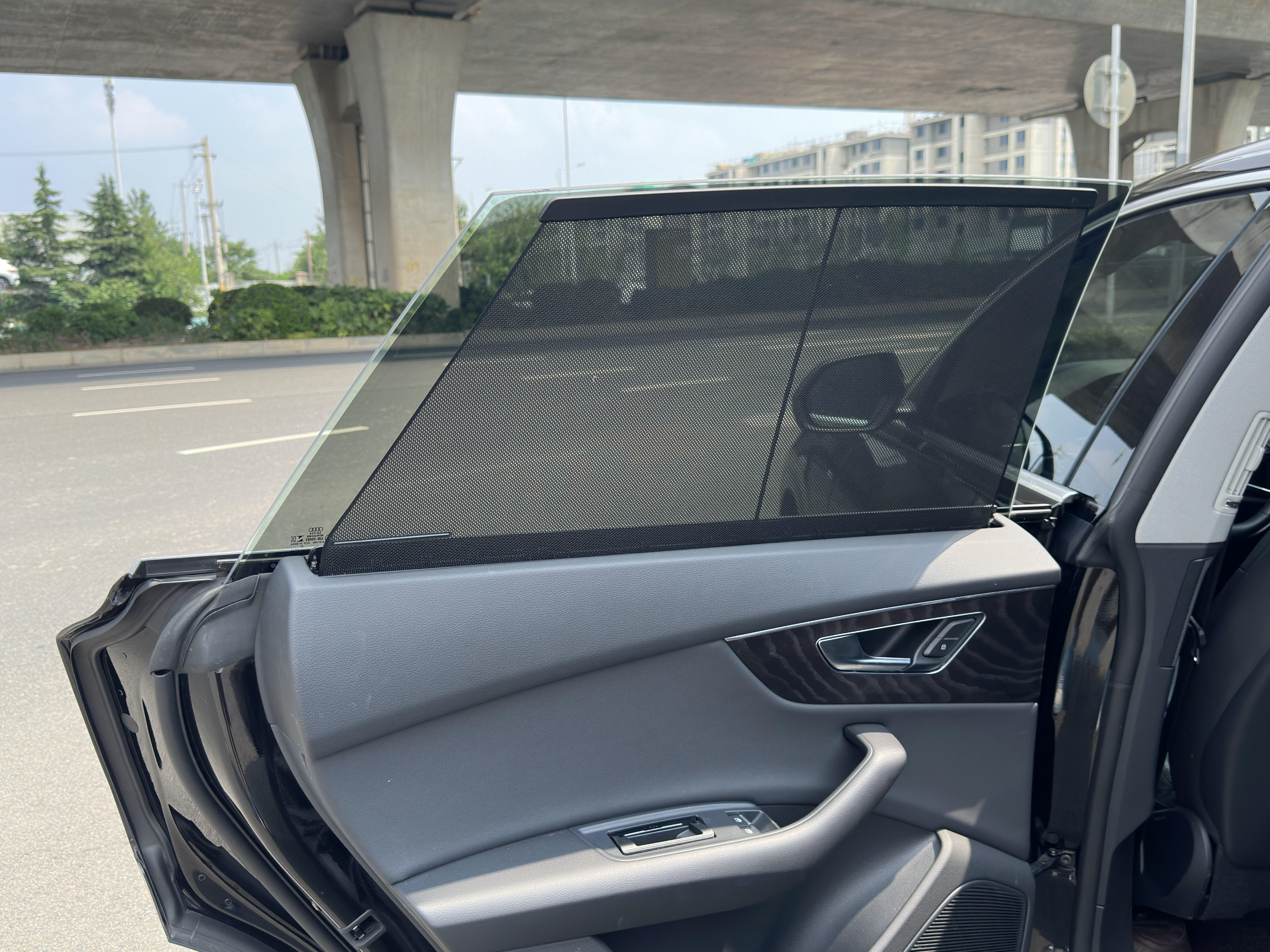 Audi Q8 2021 thumb 6