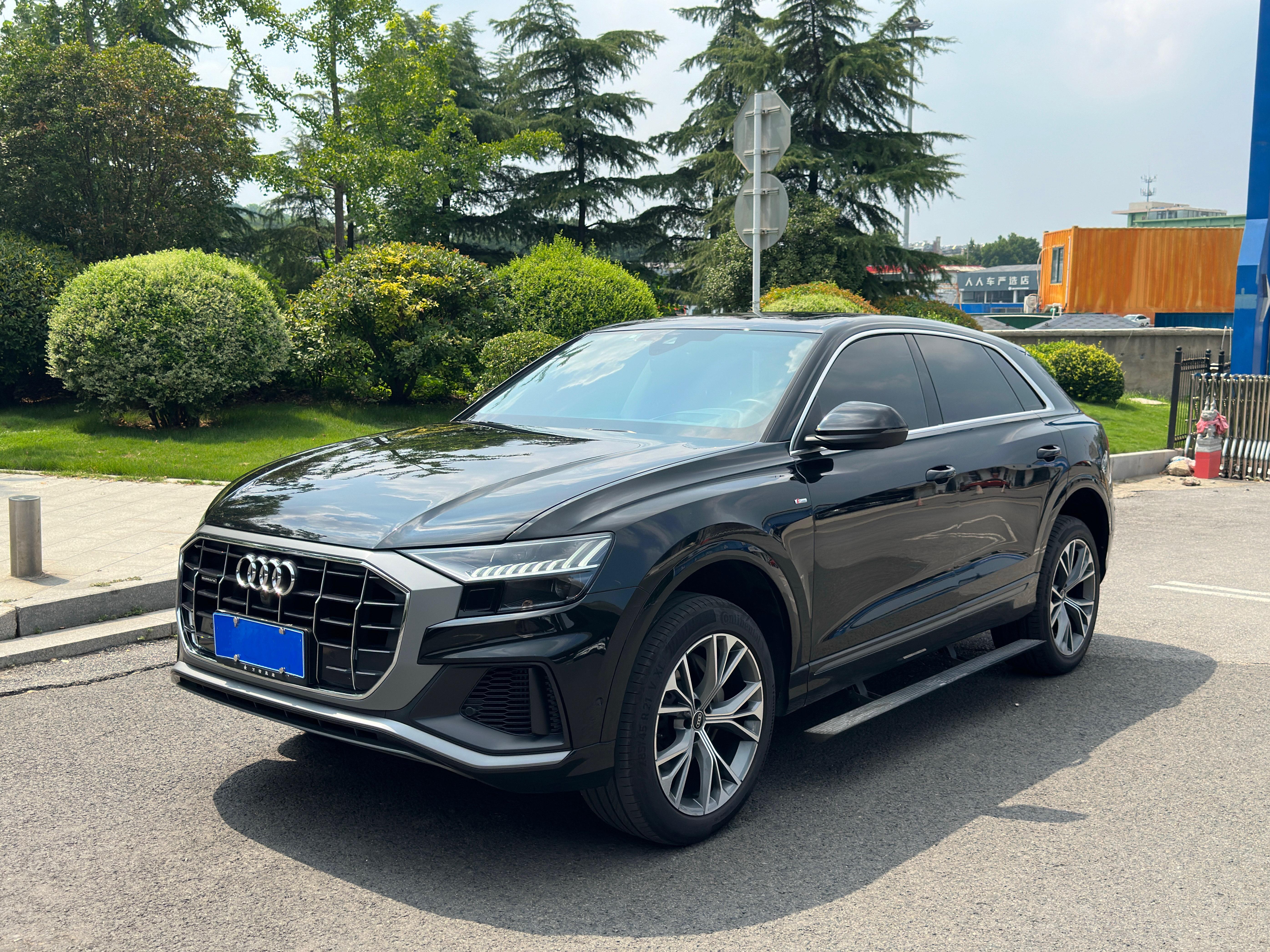 Audi Q8 2021 thumb 11