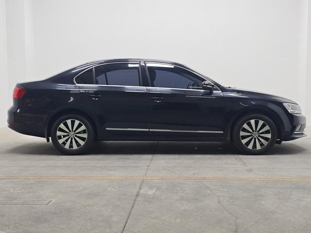 Volkswagen Sagitar 2018 thumb 6