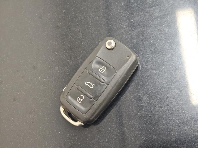 Volkswagen Sagitar 2018 thumb 9