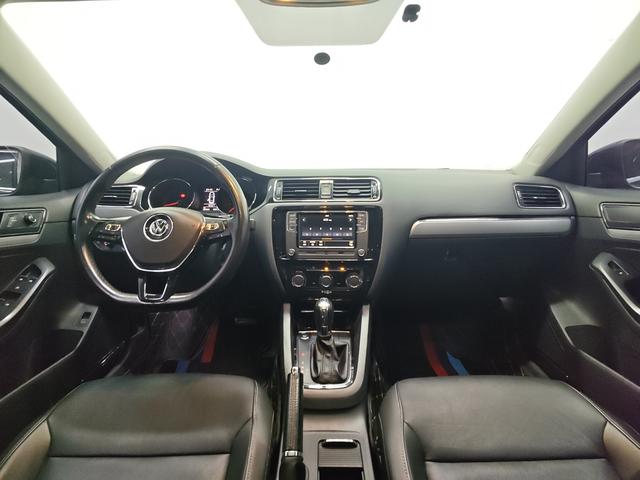 Volkswagen Sagitar 2018 thumb 12