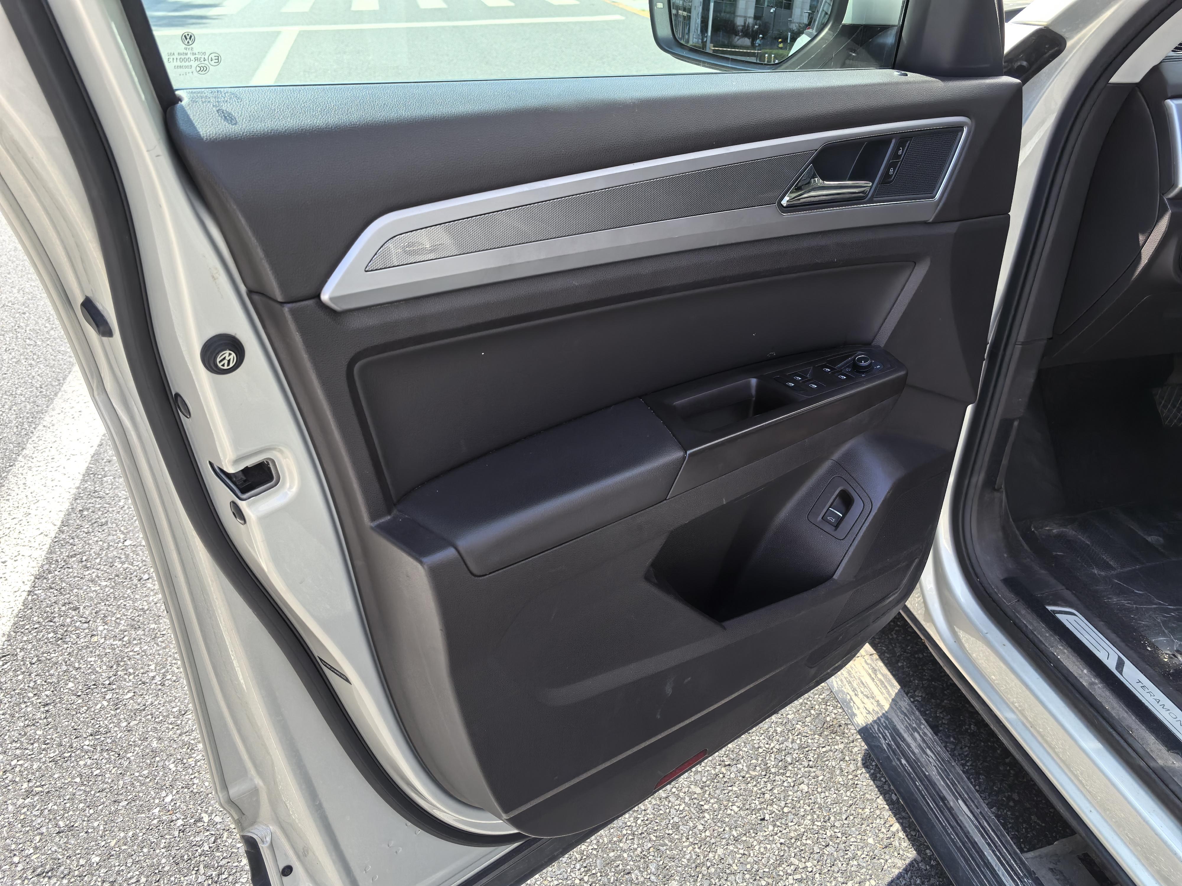 Volkswagen Teramont 2017 thumb 7