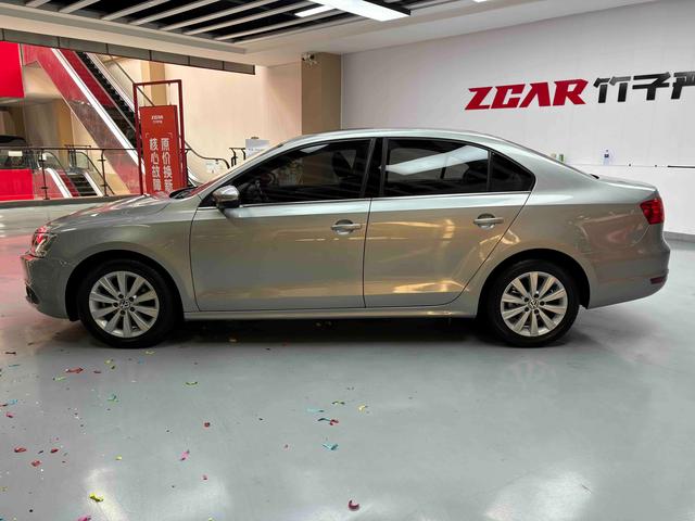 Volkswagen Sagitar 2014 thumb 2