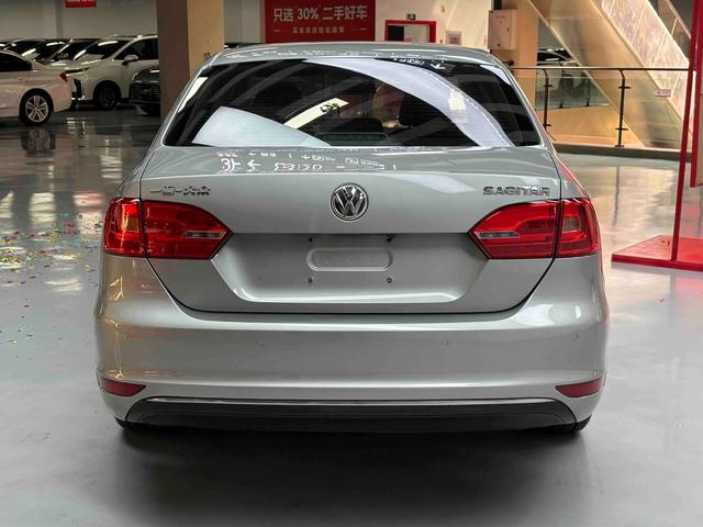 Volkswagen Sagitar 2014 thumb 4