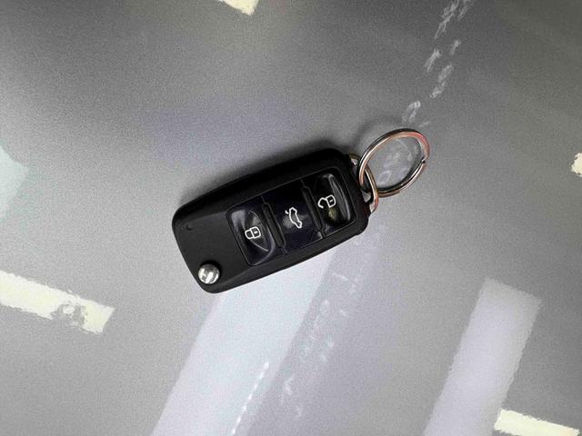 Volkswagen Sagitar 2014 thumb 9