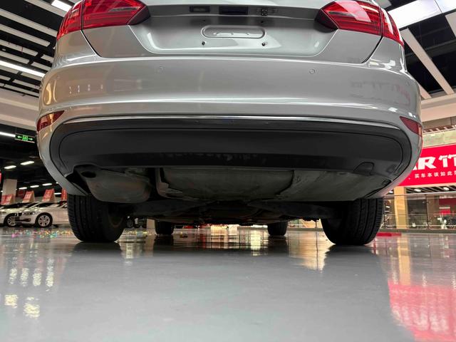 Volkswagen Sagitar 2014 thumb 12