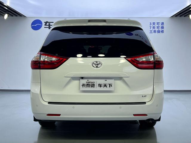 Toyota Sienna 2015 thumb 3