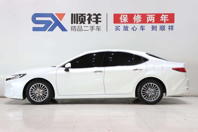 Toyota Camry 2024 thumb 2