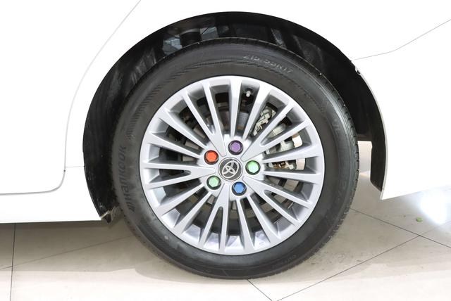 Toyota Camry 2024 thumb 5