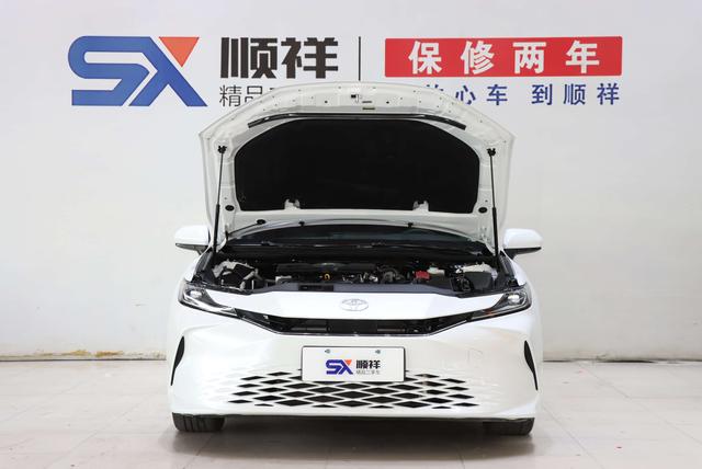 Toyota Camry 2024 thumb 8