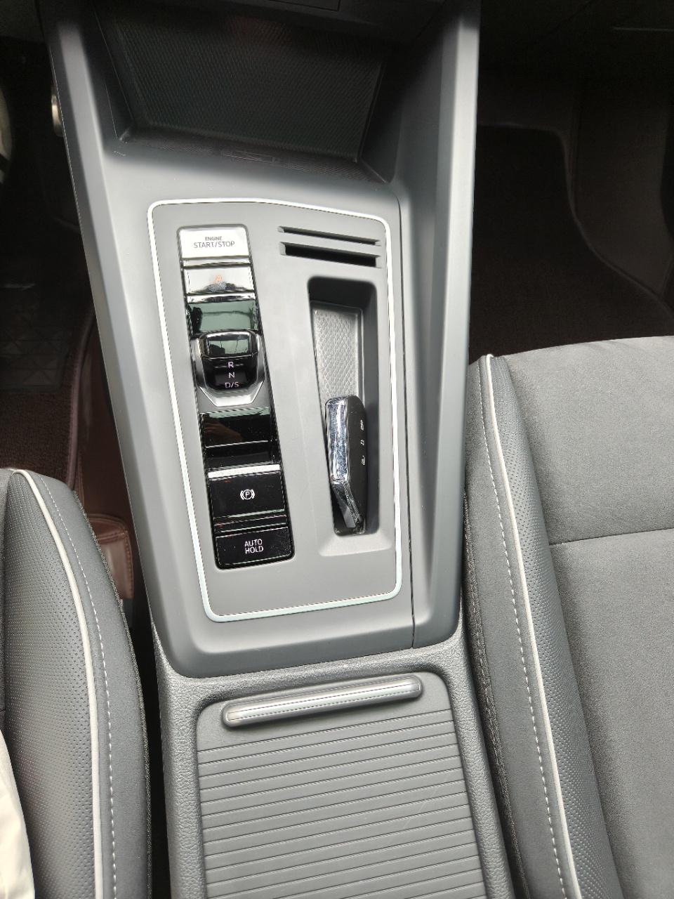 Volkswagen Golf Sportsvan 2021 thumb 10