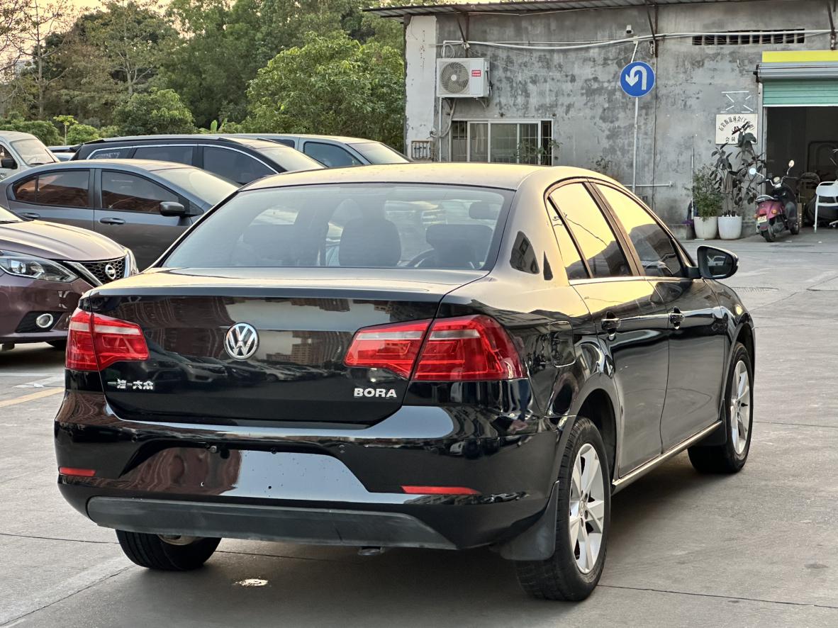 Volkswagen Bora 2015 thumb 4