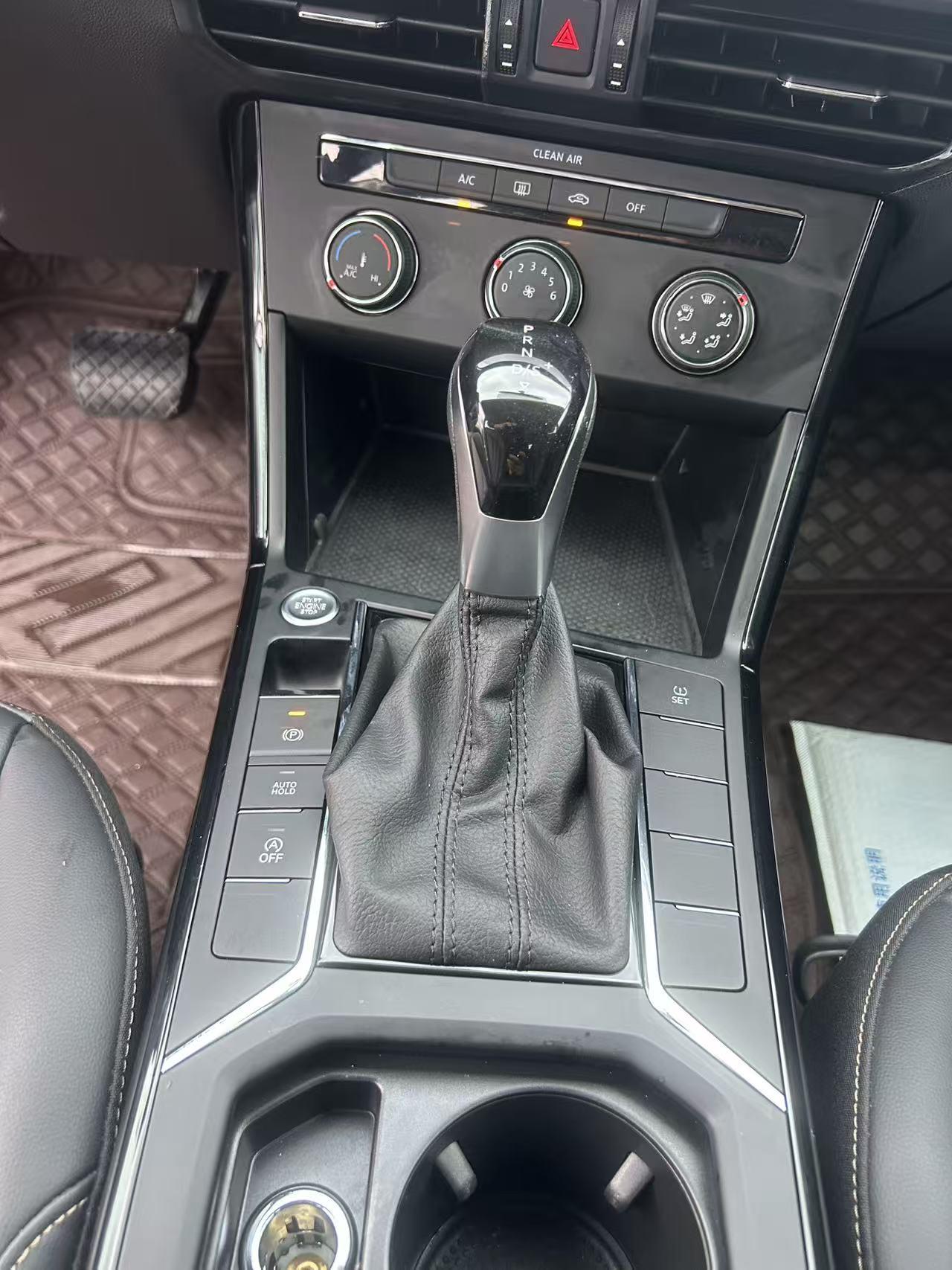 Volkswagen Passat (North America and China) 2020 thumb 12
