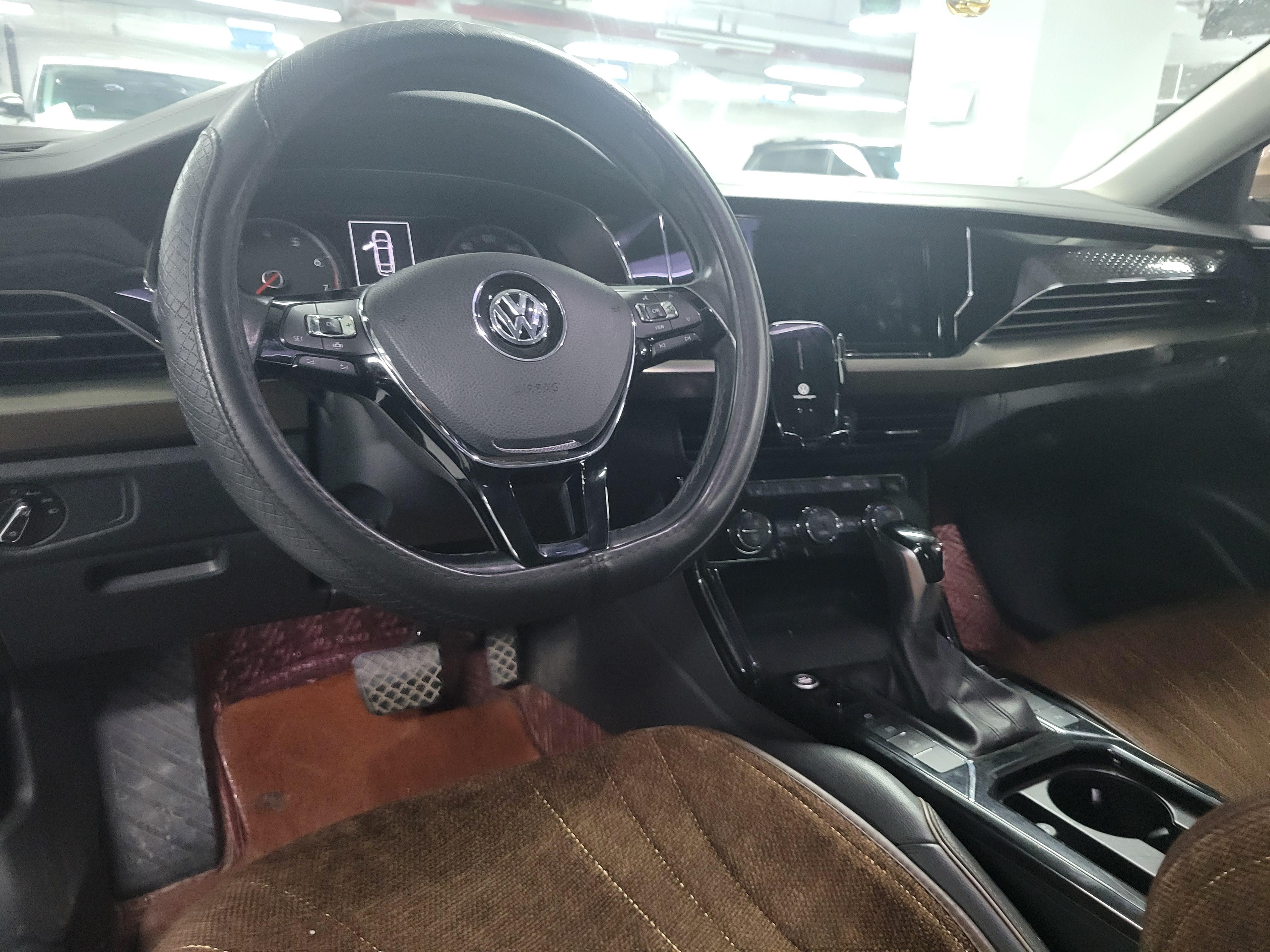 Volkswagen Passat (North America and China) 2019 thumb 4