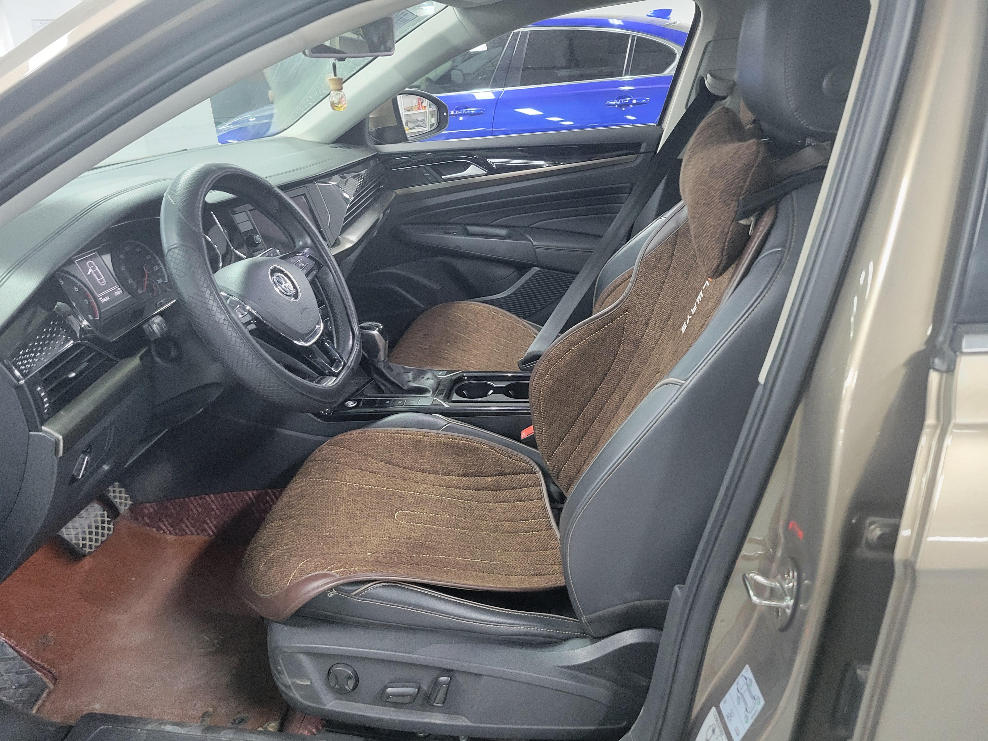 Volkswagen Passat (North America and China) 2019 thumb 5