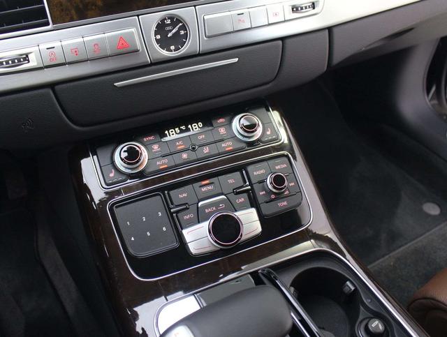 Audi A8 2014 thumb 7