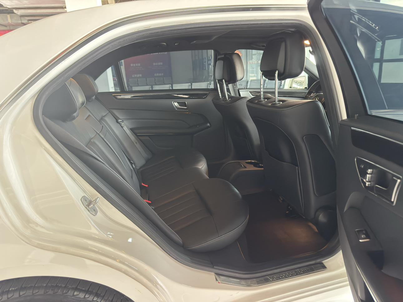 Mercedes-Benz E-Класс 2015 thumb 9