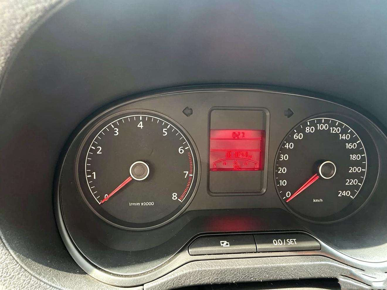 Volkswagen Polo 2012 thumb 4