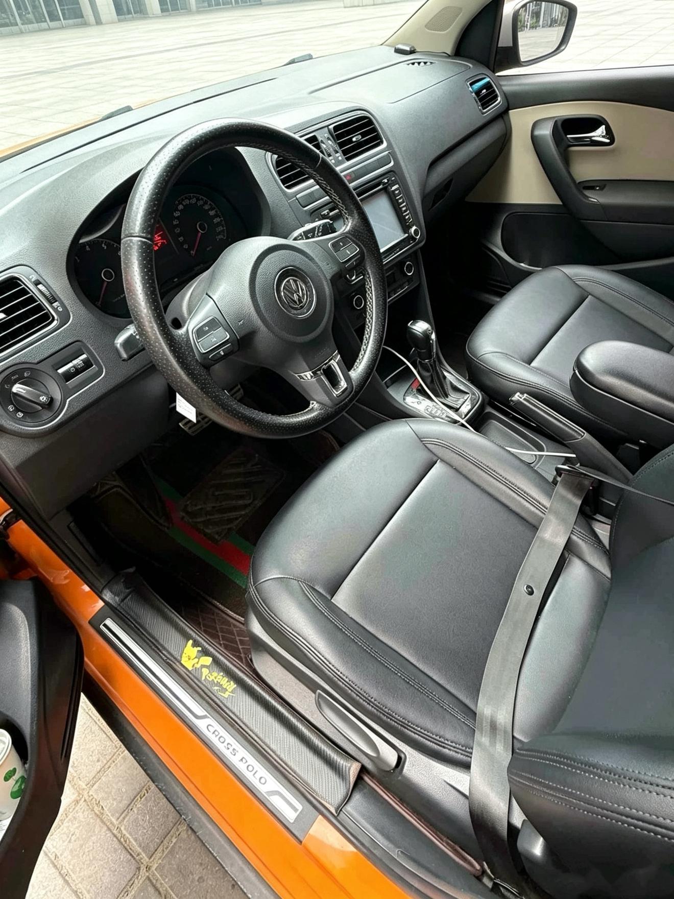 Volkswagen Polo 2012 thumb 5
