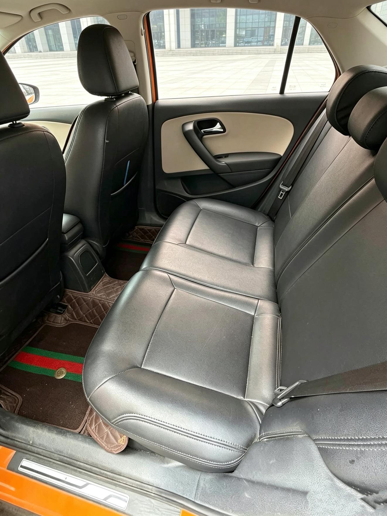 Volkswagen Polo 2012 thumb 6