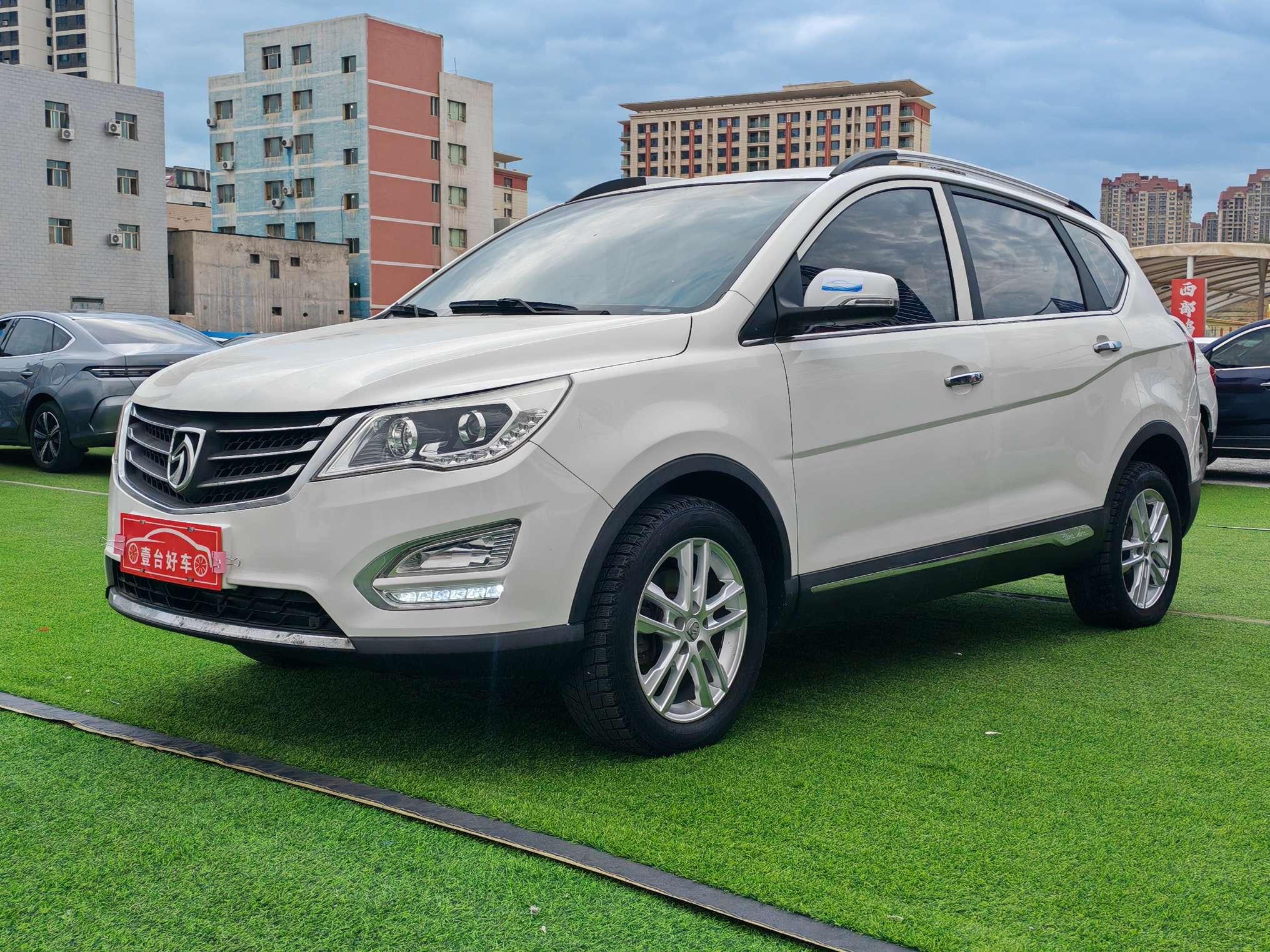Baojun 560 2016 thumb 8