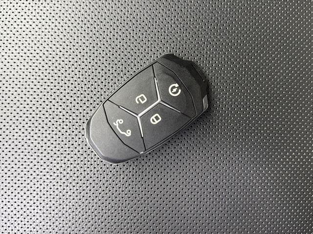 Lynk & Co 01 2017 thumb 9