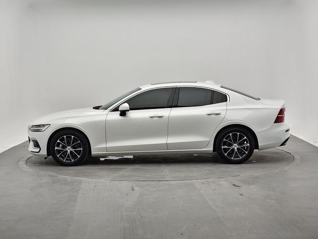 Volvo S60 2022 thumb 2