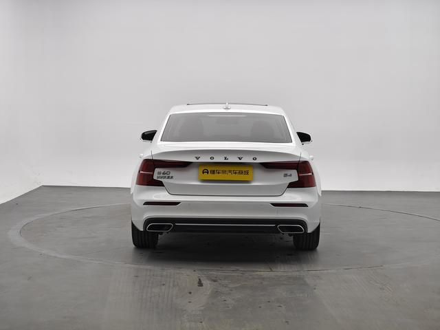Volvo S60 2022 thumb 4