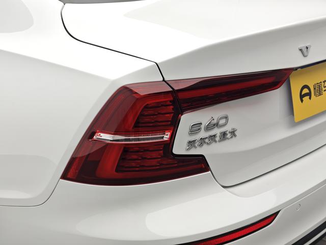 Volvo S60 2022 thumb 11