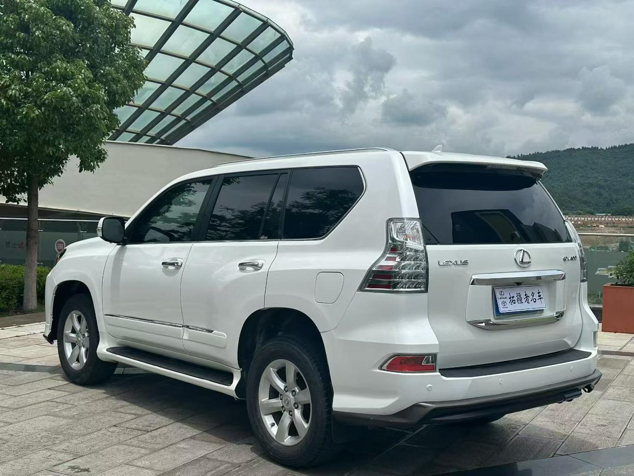 Lexus GX 2012 thumb 2