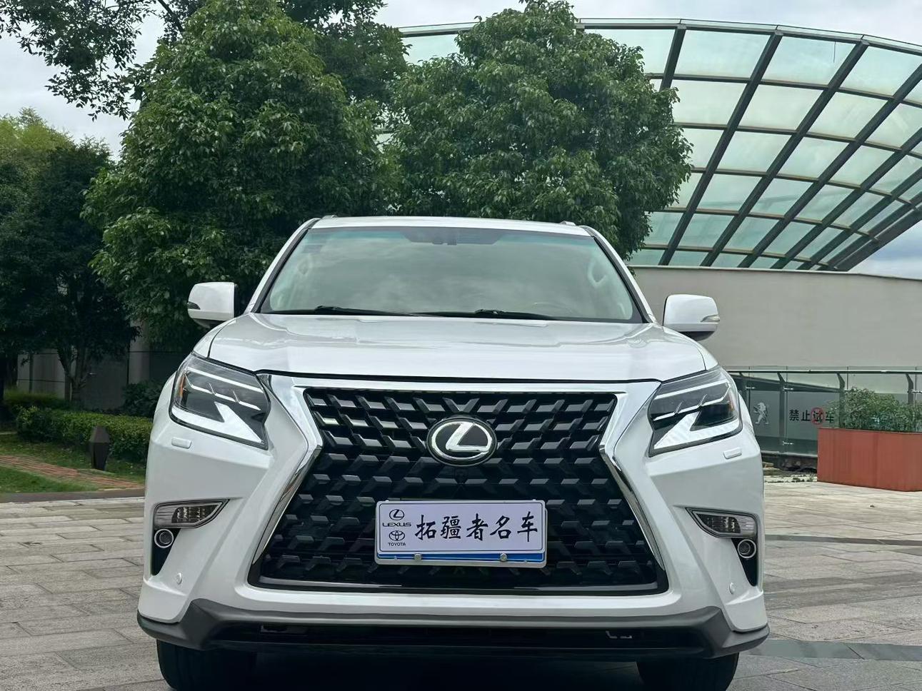 Lexus GX 2012 thumb 10
