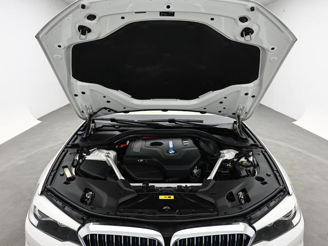 BMW 5 серии 2018 thumb 8