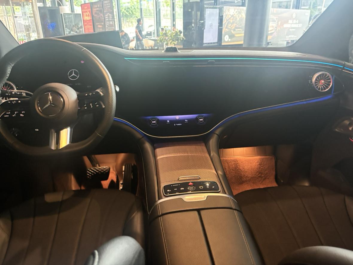 Mercedes-Benz EQE SUV 2024 thumb 4