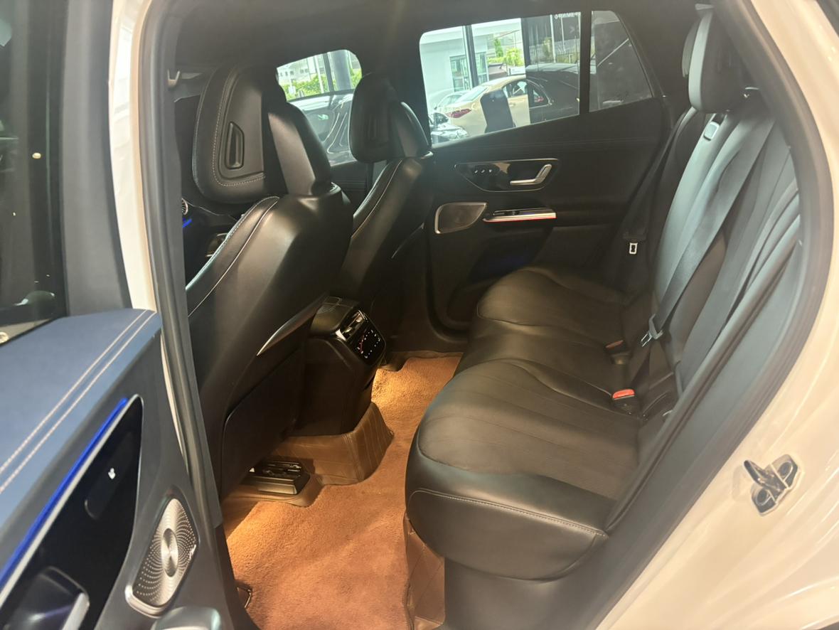 Mercedes-Benz EQE SUV 2024 thumb 7