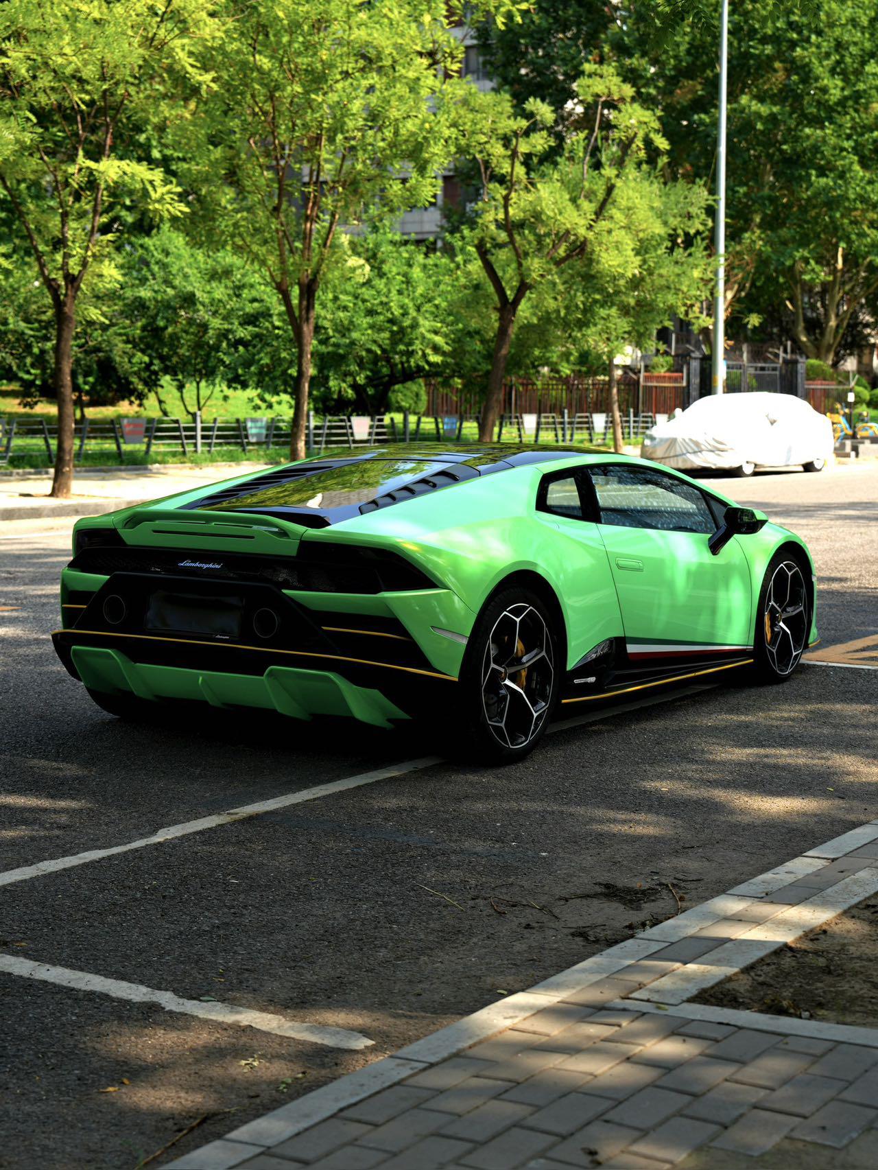 Lamborghini Huracán 2020 thumb 6